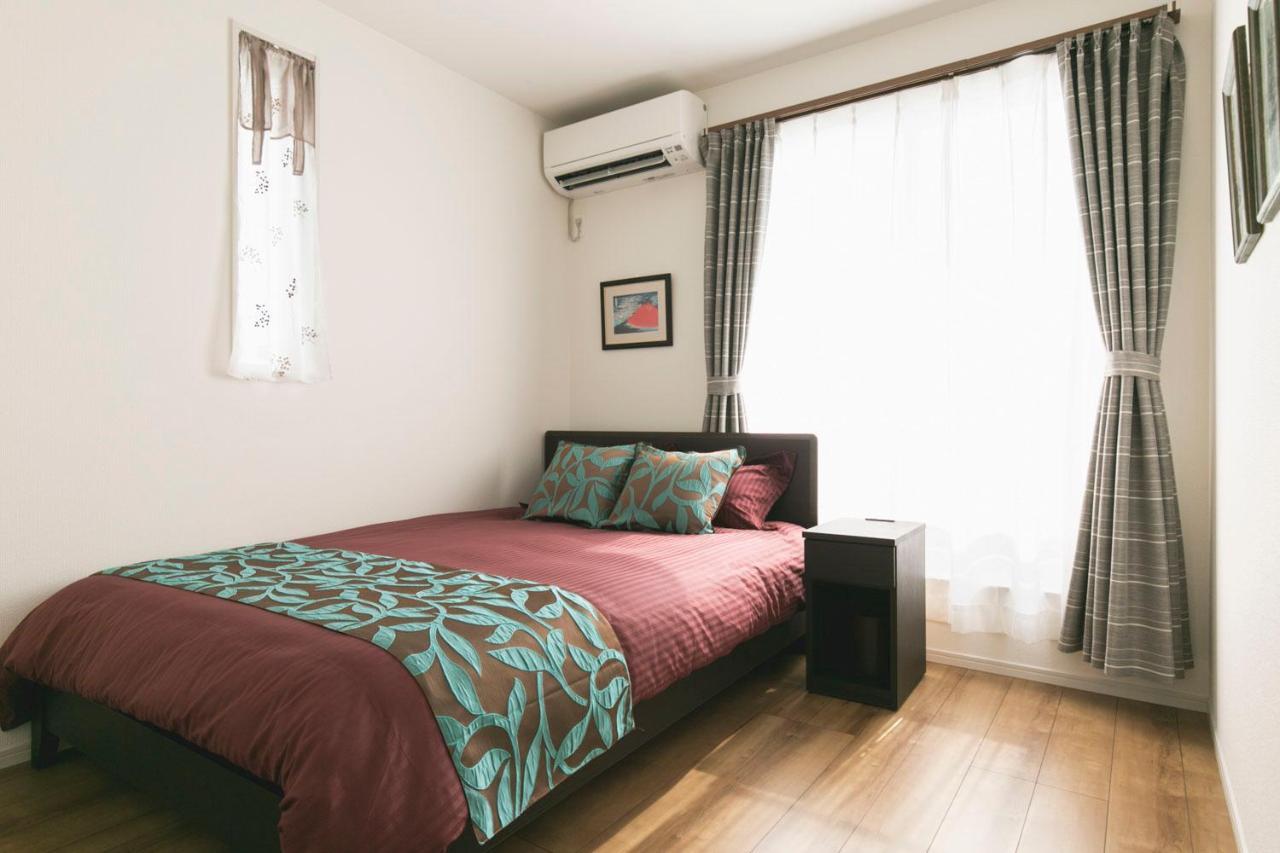 Villa 那覇空港まで10分#新築戸建#国際通りdfs近く#駐車場2台無料#free Wifi#最大12名 *
